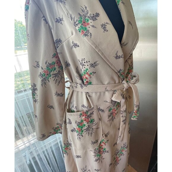 Vintage 70s house dress, light taupe with orange and green floral, light weight - Picture 6 of 9
